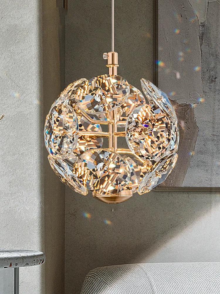 Éclat Astral | Doré et Cristal pour illuminer couloir, chambre avec raffinement - LUSTRINA