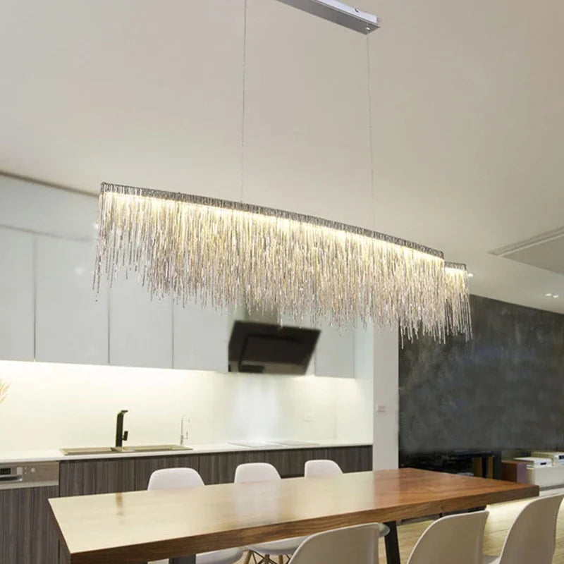 Lustre Aura Luxueuse | Chaînes dorées et abat-jours colorés pour une Ambiance Unique - LUSTRINA