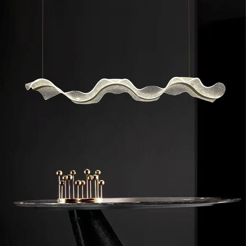 Lustre Fluidité | Luminaire Créatif en Acrylique, Éclairage Moderne pour Cuisine, Bar et Salle à Manger - LUSTRINA
